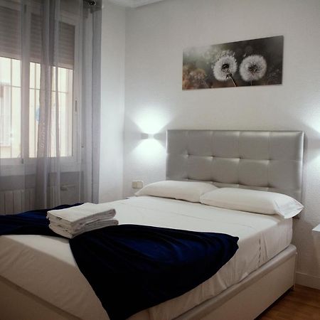 Hostal Artico Madrid Bagian luar foto