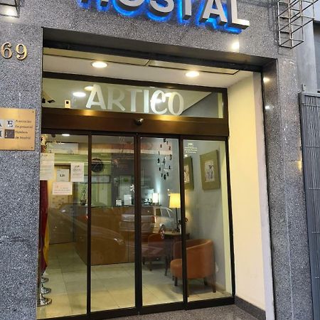 Hostal Artico Madrid Bagian luar foto