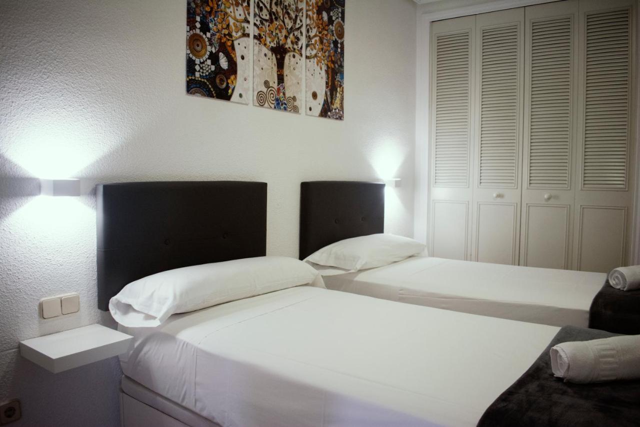 Hostal Artico Madrid Bagian luar foto