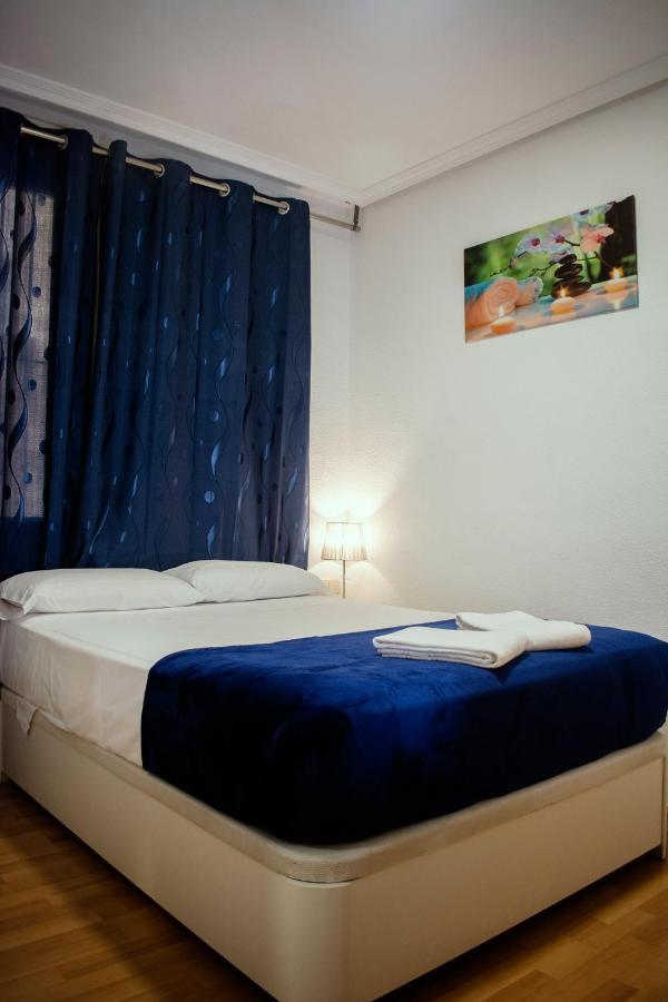 Hostal Artico Madrid Bagian luar foto